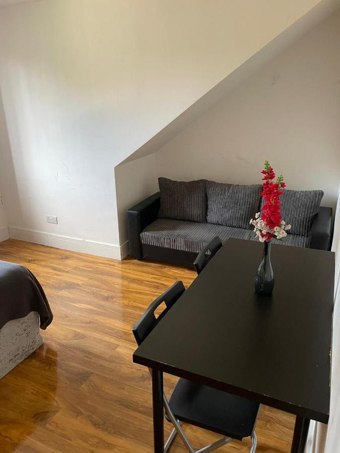 Sw16 Norbury Guesthouse London Exterior photo