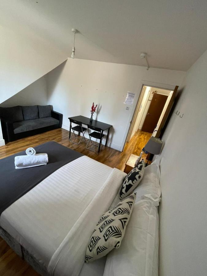 Sw16 Norbury Guesthouse London Exterior photo